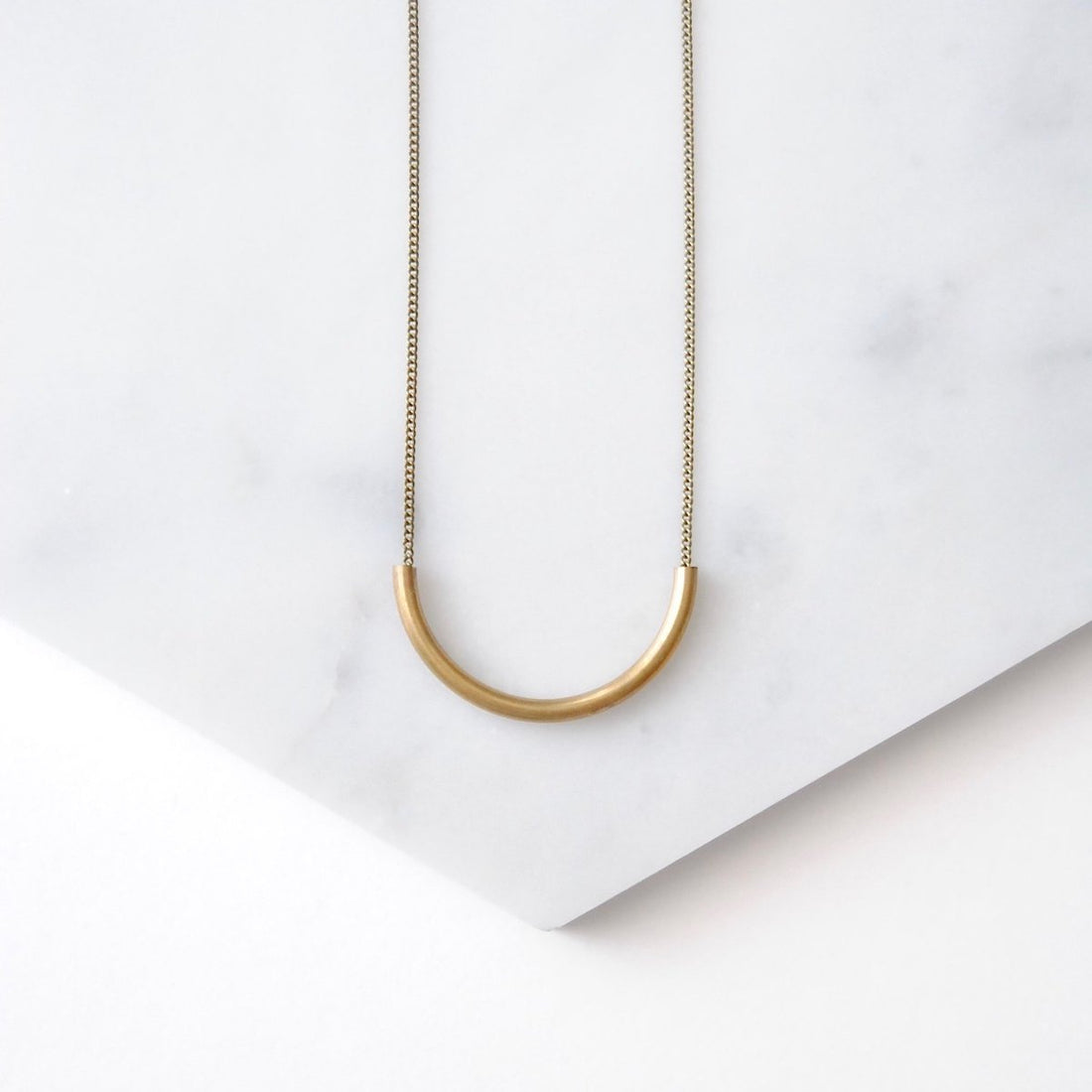 Curved Bar Necklace