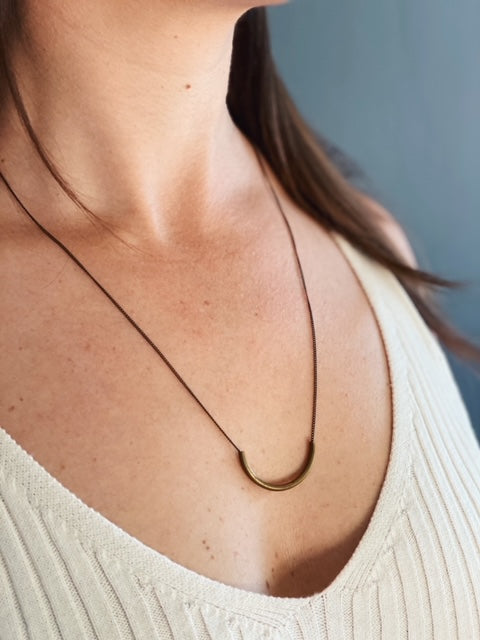 Curved Bar Necklace